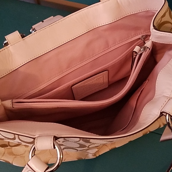 Large Coach purse - Picture 3 of 5